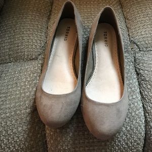 Size 9 W Torrid Flats